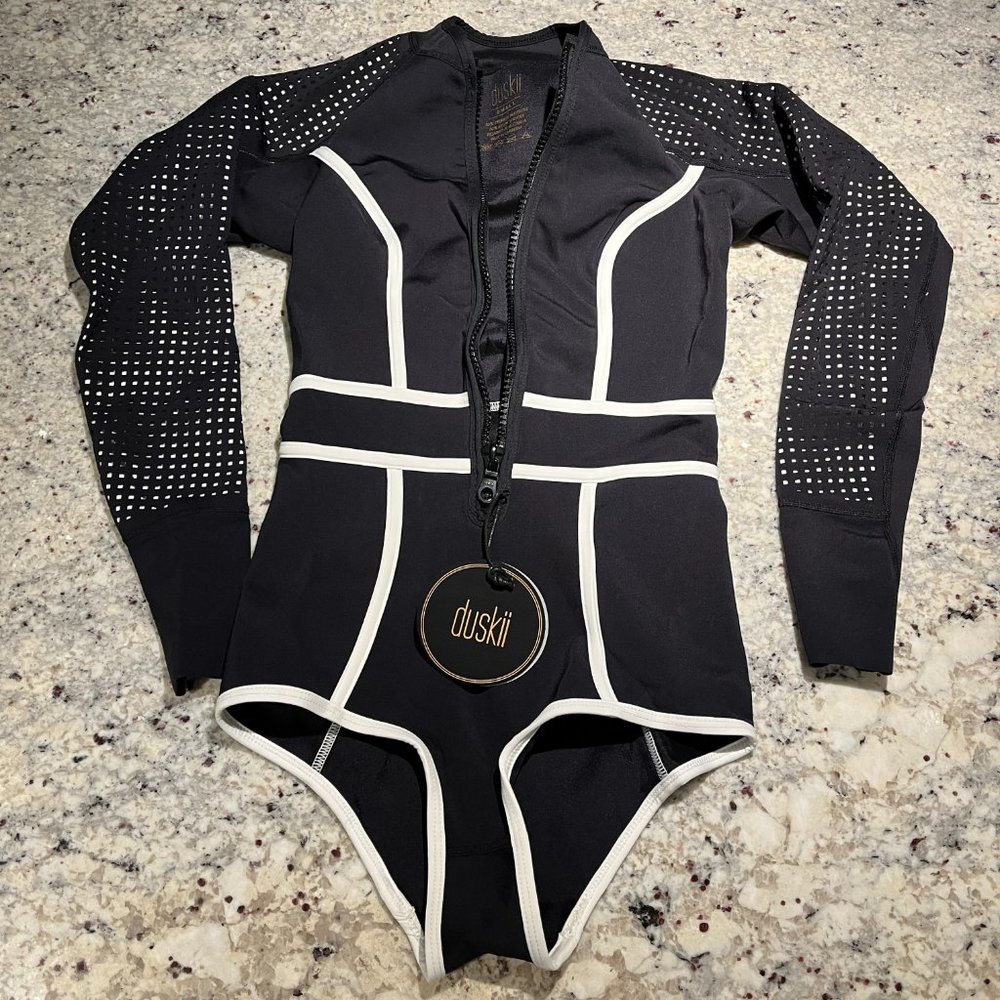 NWT Women's DUSKII Waimea Bay Long-sleeve Bikini Surf Bathing Suit, Black, sz S